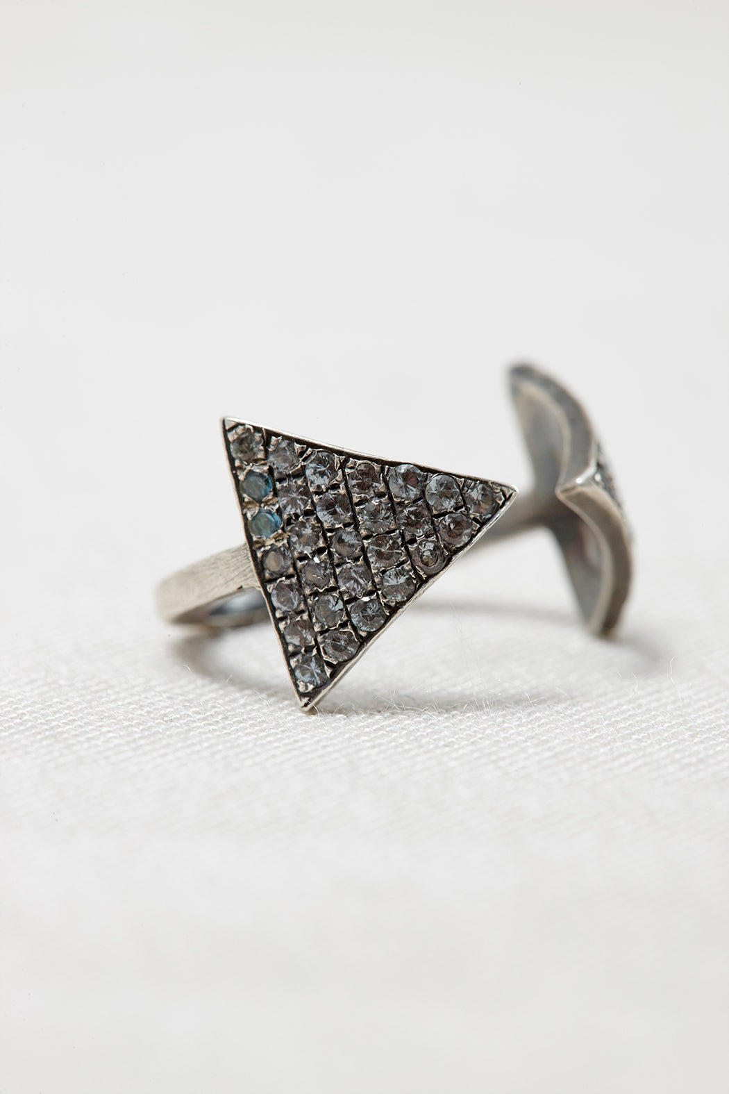 Open Twin Arrow Pavé
