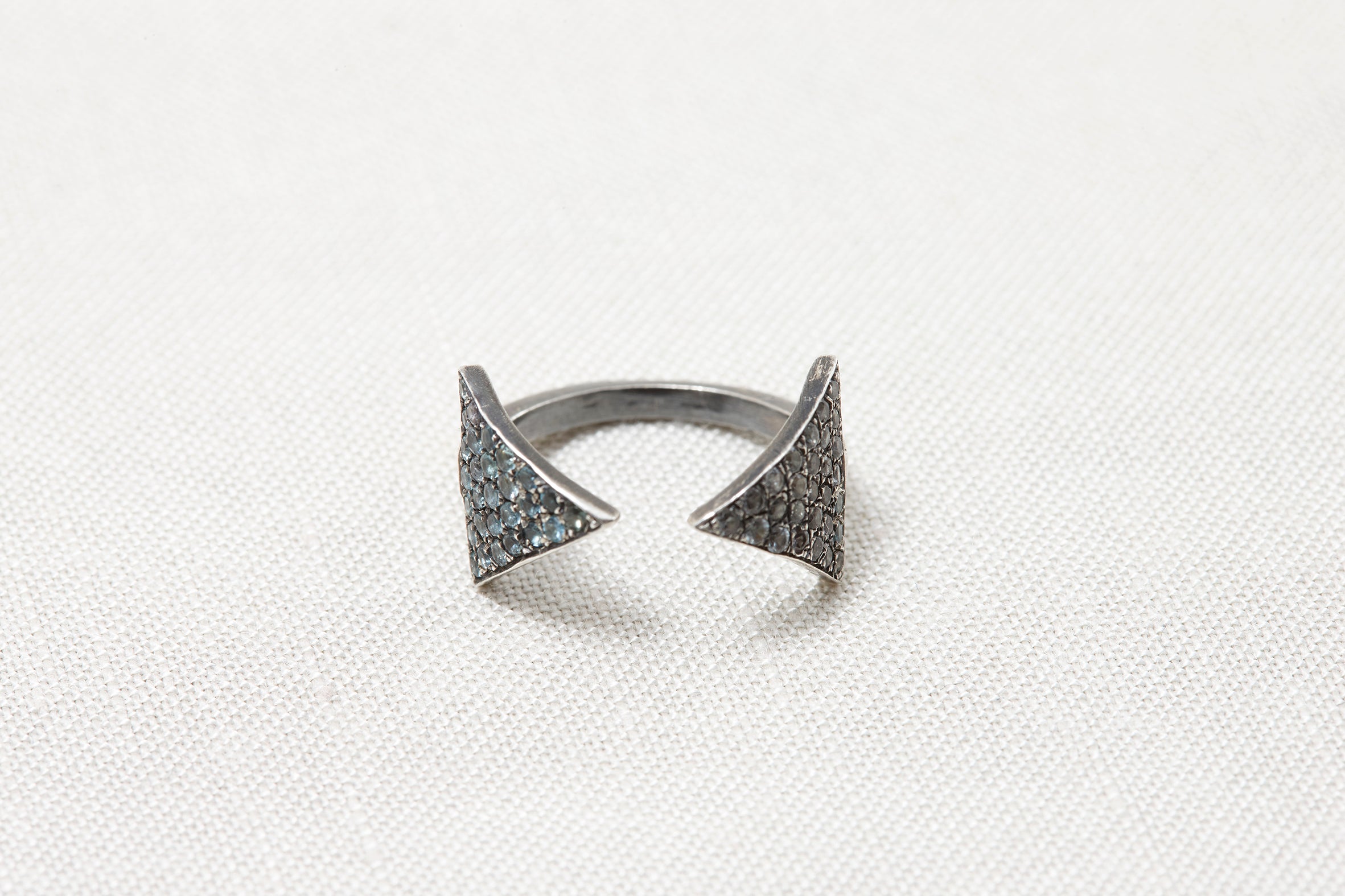 Open Twin Arrow Pavé